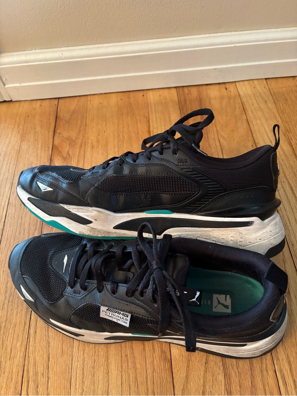 Puma Men's Mercedes AMG
PETRONAS  F1 Sneakers black Size
13 - Picture 4 of 9